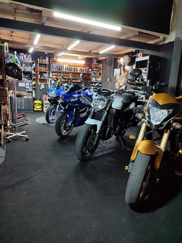 Moto Garage Detail
