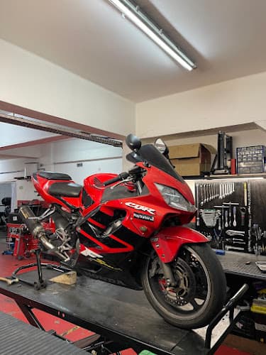 Street Motos